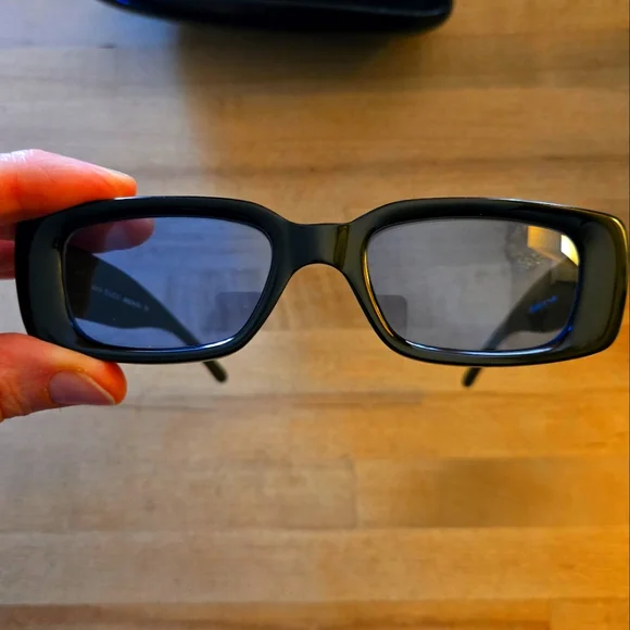 Black Rectangular Sunglasses - Picture 1 of 7